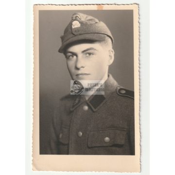SS portré fotó alu Totenkopf viseléssel