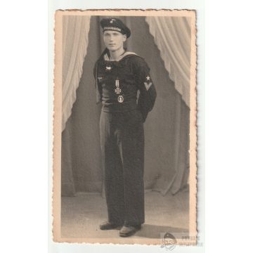   Kriegsmarine Vaskereszt és Aknakutató viseléses fotó - képeslap méret