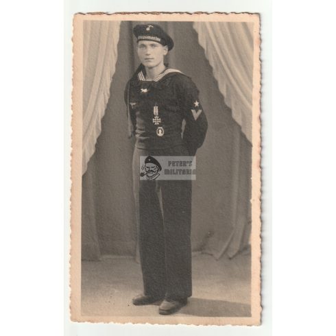 Kriegsmarine Iron Cross + Minensucher in wear - postcard size
