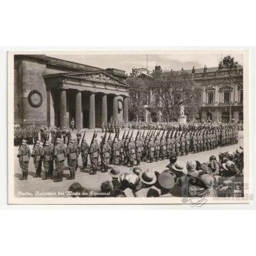 Berlin Neue Wache képeslap
