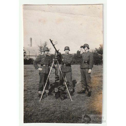 MG légvédelem személyzetével