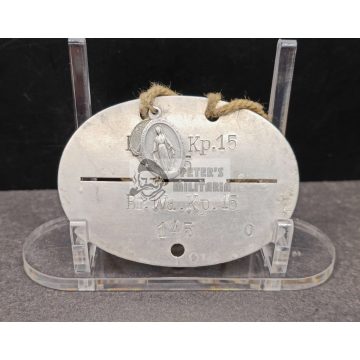 Double-arm medal holder