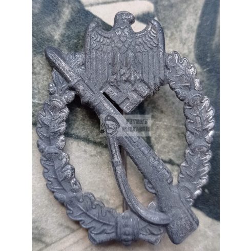 Infantry Assault Badge - Egghead