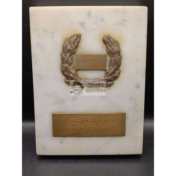 Memorial plaque to Lieutenant János Sárkány 1939-42