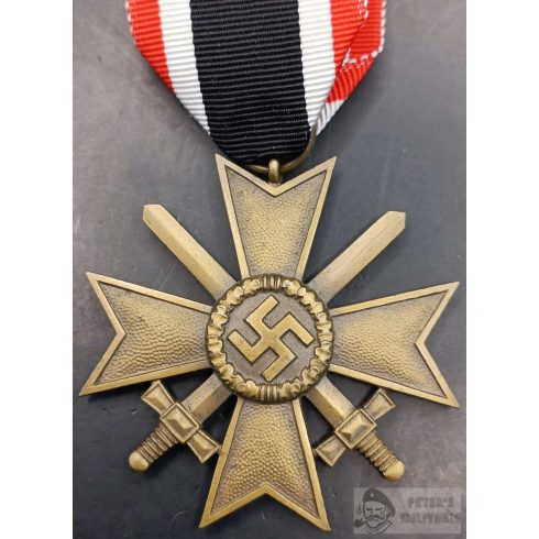 Háborús Érdemkereszt (KVK) II. osztály kardokkal 