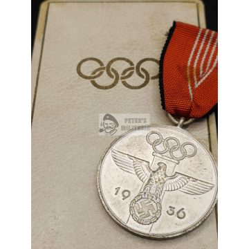   1936-os Olimpiai Érdemrend III. osztály (Érdemérem) dobozában