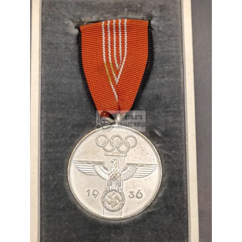 1936-os Olimpiai Érdemrend III. osztály (Érdemérem) dobozában