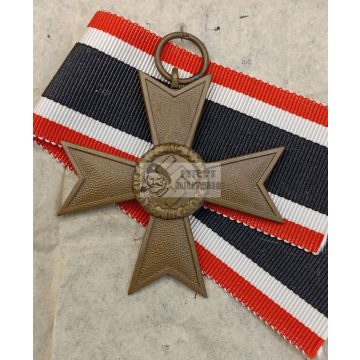   Háborús Érdemkereszt (KVK) II. osztály csomagoló papírban  - "1" Deschler