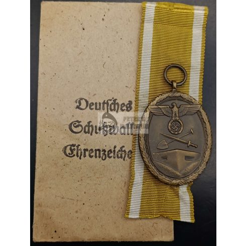 Nyugati Fal medál tasakkal