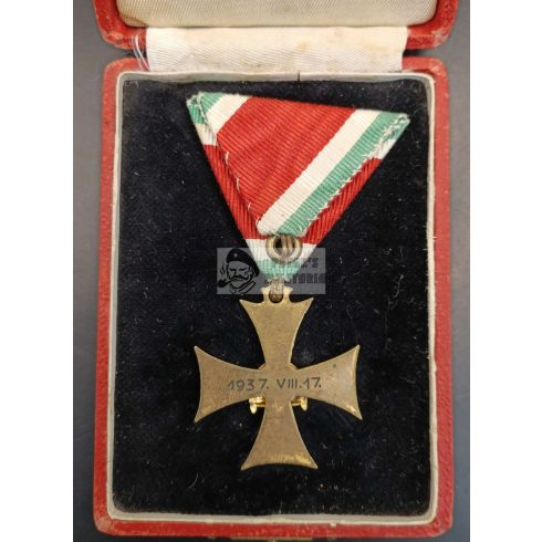 Horthy Tiszti Szolgálati jel III. osztálya dobozban 