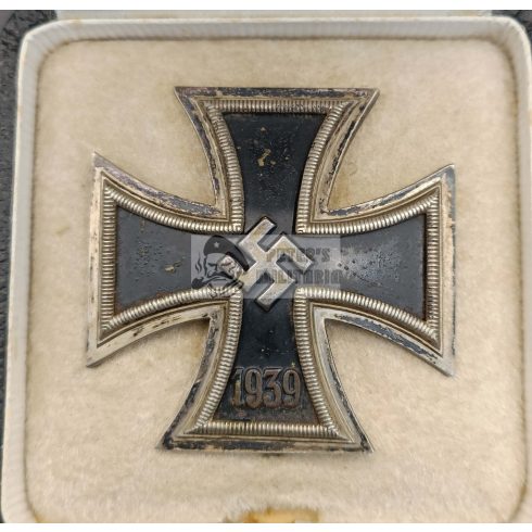 Vaskereszt I. osztály dobozában - Alois Rettenmaier "L59"