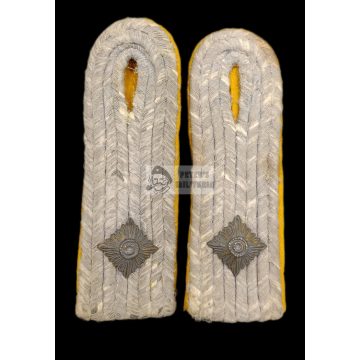   Luftwaffe Flieger / Fallschirmjäger shoulder boards - Oberleutnant