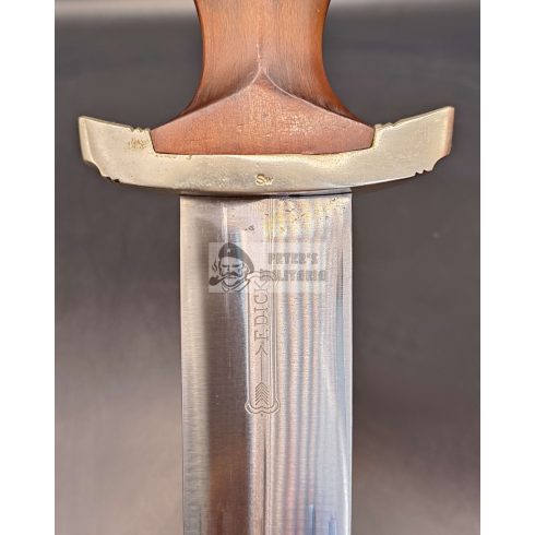 M33 SA dagger - early Friedrich Dick, Esslingen "Sw" SA Gruppe