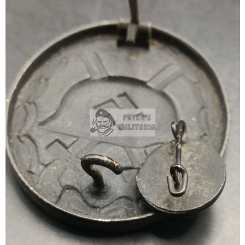 Fekete Sebesülési miniatűrrel