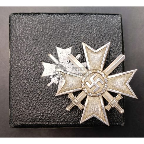 War Merit Cross I. Class in  box