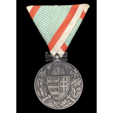 Magyar Háborús Emlékérem  - sisakkal és kardokkal