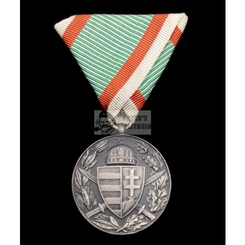 Magyar Háborús Emlékérem  - sisakkal és kardokkal