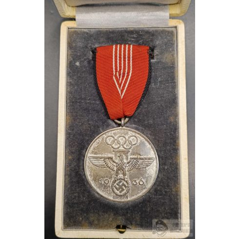 1936-os Olimpiai Érdemrend III. osztály (Érdemérem) dobozában