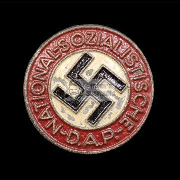 NSDAP tagsági jelvény M1/42 gomblyuk