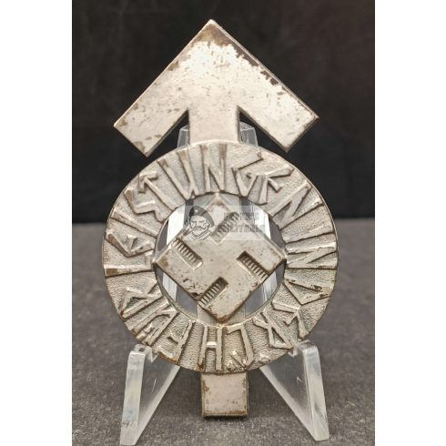 Hitlerjugend Leistungsabzeichen "44432"- "M1/34" K. Wurster