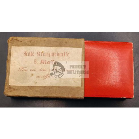 Porosz Vöröskereszt érem III. osztály dobozában, kartonban