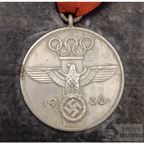 1936-os Olimpiai Érdemrend III. osztály (Érdemérem) dobozában