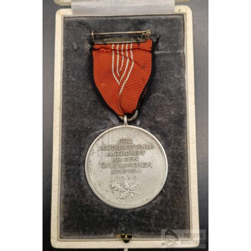 1936-os Olimpiai Érdemrend III. osztály (Érdemérem) dobozában