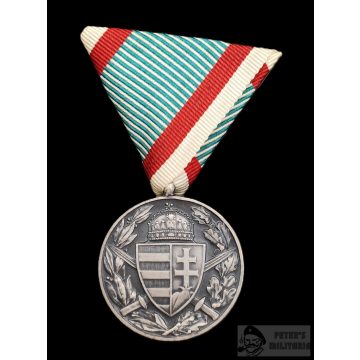   Magyar Háborús Emlékérem "Bronz" - sisakkal és kardokkal 