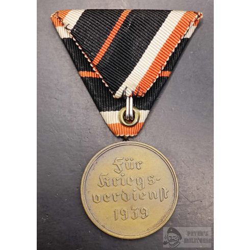 Kriegsverdienstmedaille háromszög szalagon  
