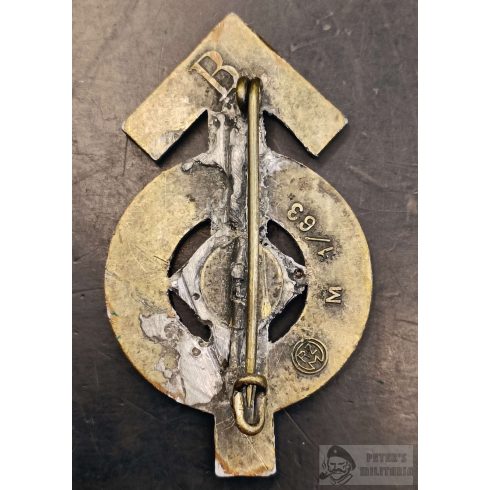 Hitlerjugend Leistungsabzeichen "B"- "M1/63" S&L